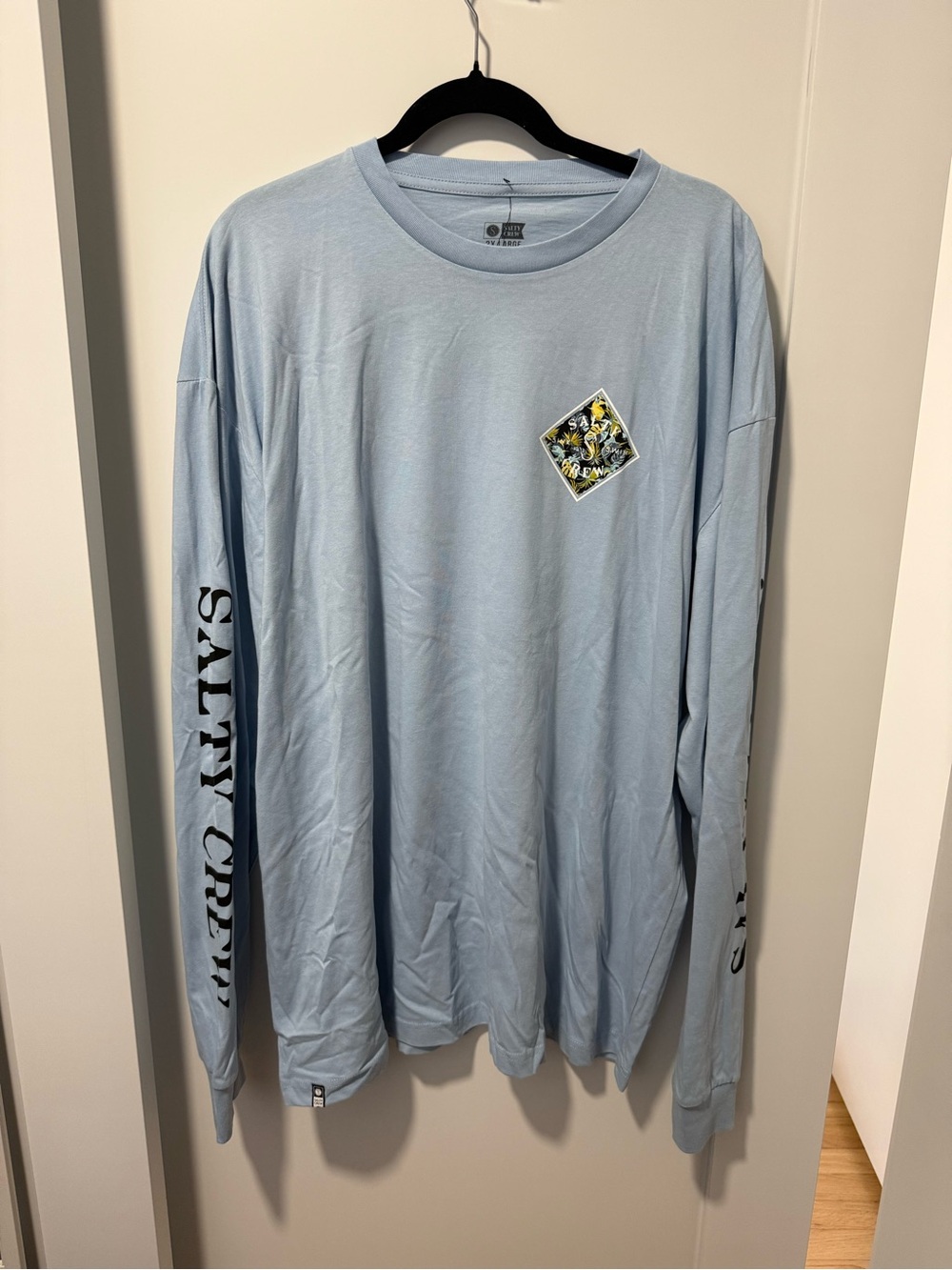 Salty Crew Men's Light Blue Long-Sleeve Graphic Tee. NWT